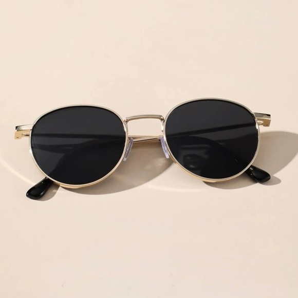 Sun glasses - Picture 3 of 5